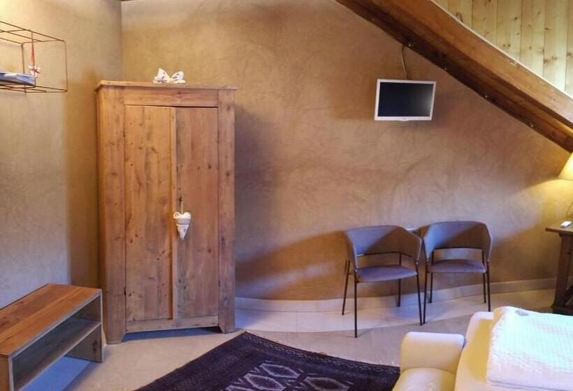 בית מלון כפרי Vallarom