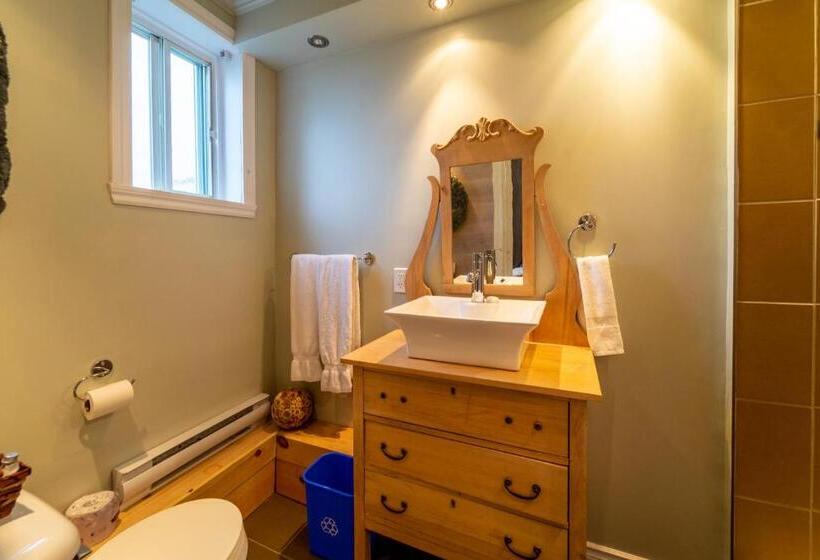 הוסטל Auberge De La Rive De Charlevoix   Auberge De Jeunesse Familiale Pour Voyageurs De Tous âges