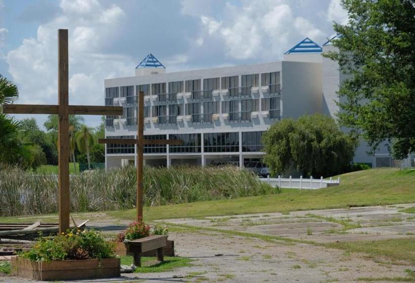 Общежитие Port Labelle Inn