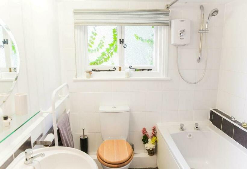 فندق صغير Rose And Crown