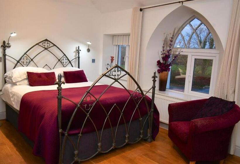 Общежитие Tudor Lodge Bed & Breakfast