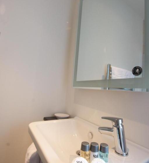 Общежитие Tudor Lodge Bed & Breakfast