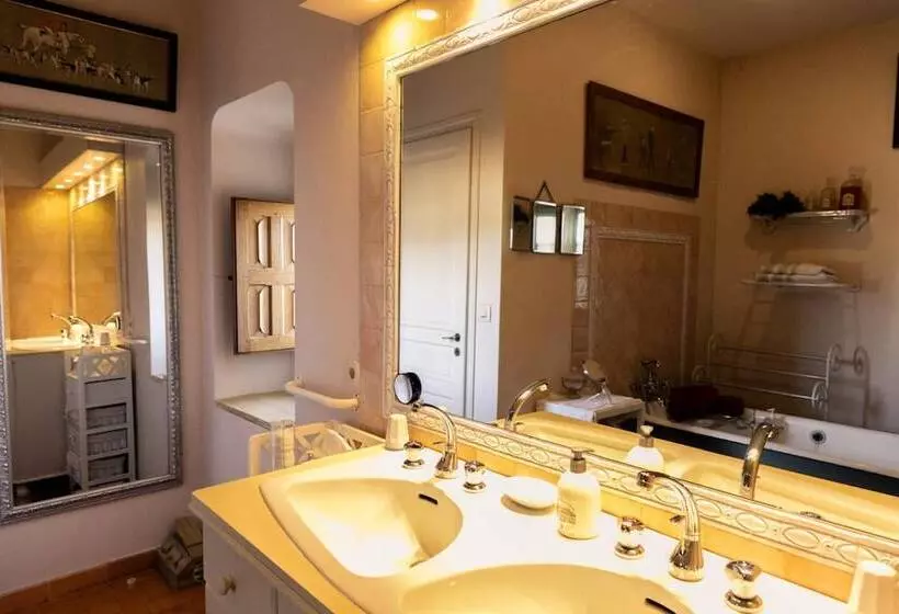 Aamiaismajoitus (B&B) Manoir Du Bois Noblet