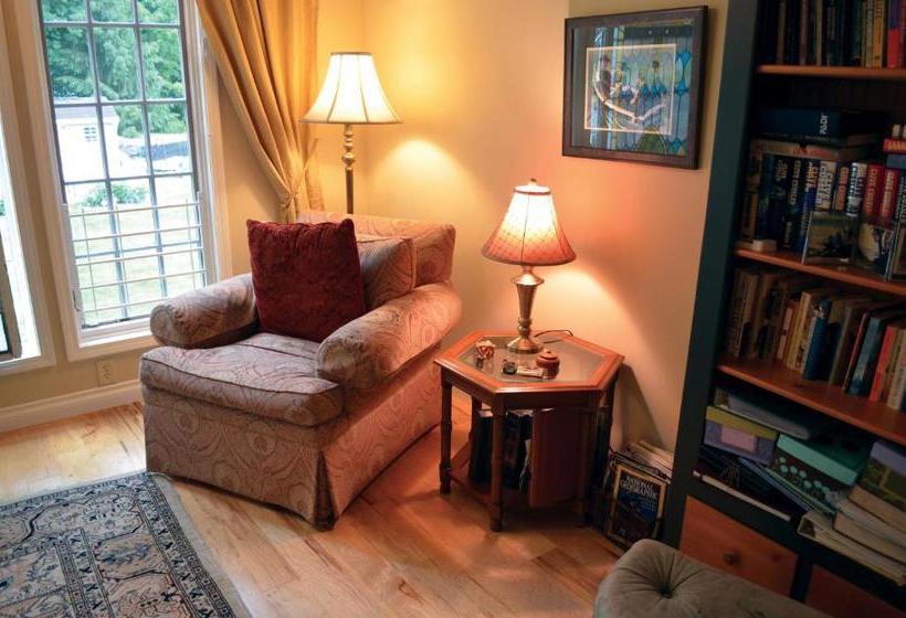 مبيت وإفطار The Lace Curtain Cottage