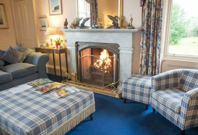 Aamiaismajoitus (B&B) Whitehouse Country House