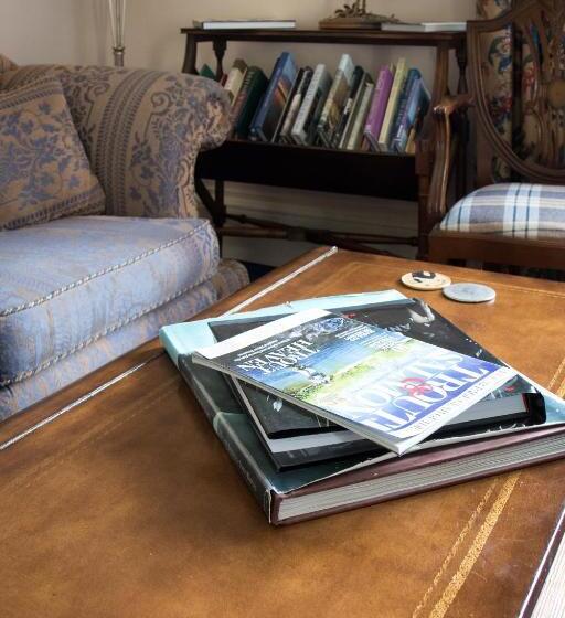 ベッドアンドブレックファースト Whitehouse Country House