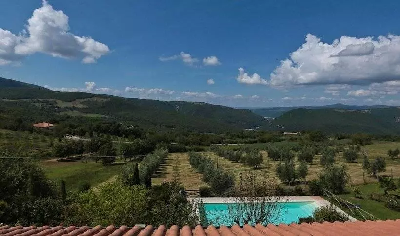 Hotelli Agriturismo Podere Acqualoreto