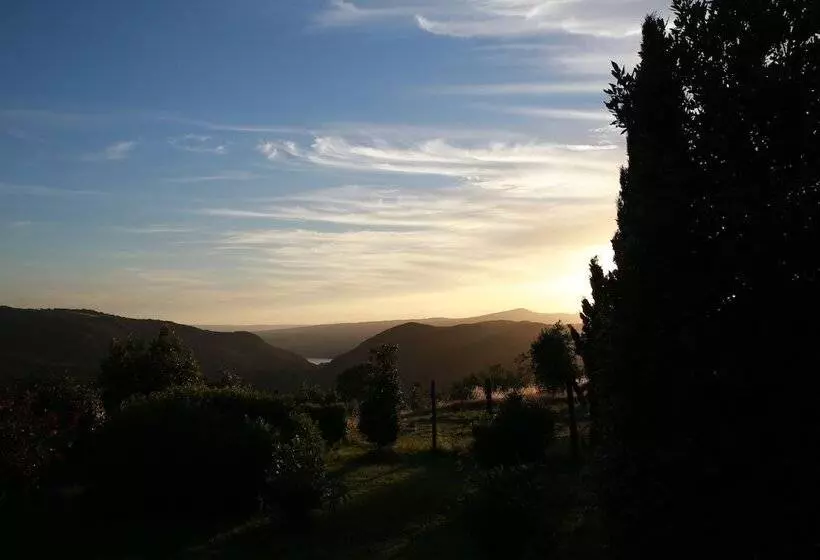 Hotelli Agriturismo Podere Acqualoreto