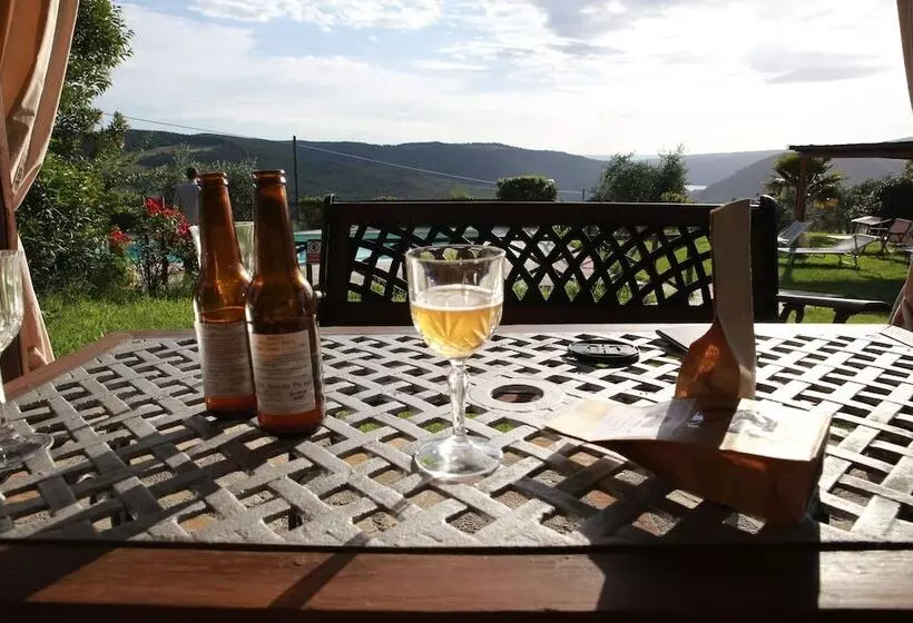 Hotelli Agriturismo Podere Acqualoreto