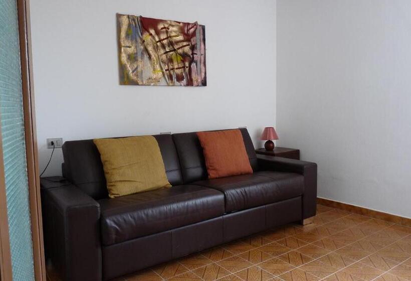 فندق Agriturismo Podere Acqualoreto