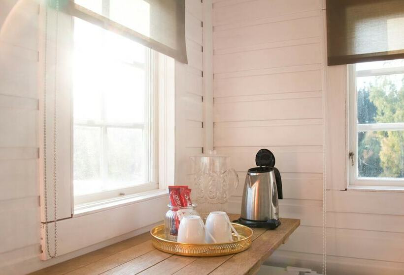 Hotelli Bjorsbo Forest & Lake Hideaways