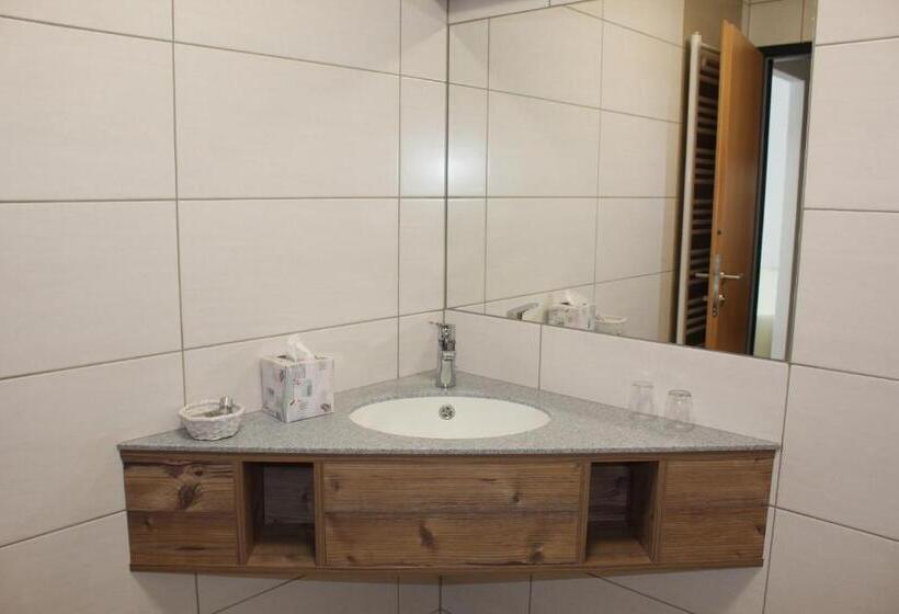 Hotel Gasthof S'schatzkastl