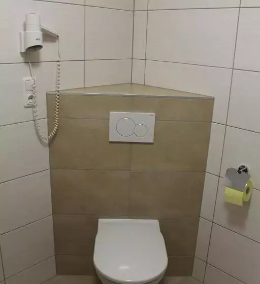 Hotelli Gasthof S'schatzkastl