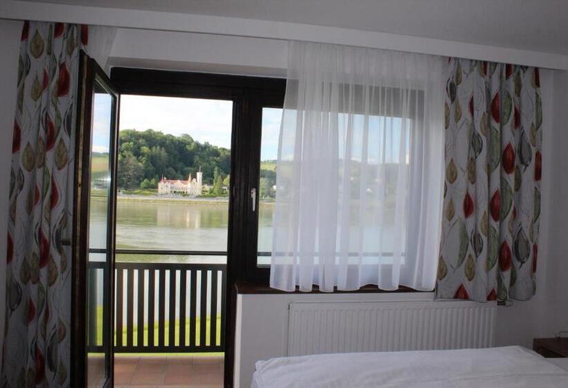 Hotel Gasthof S'schatzkastl