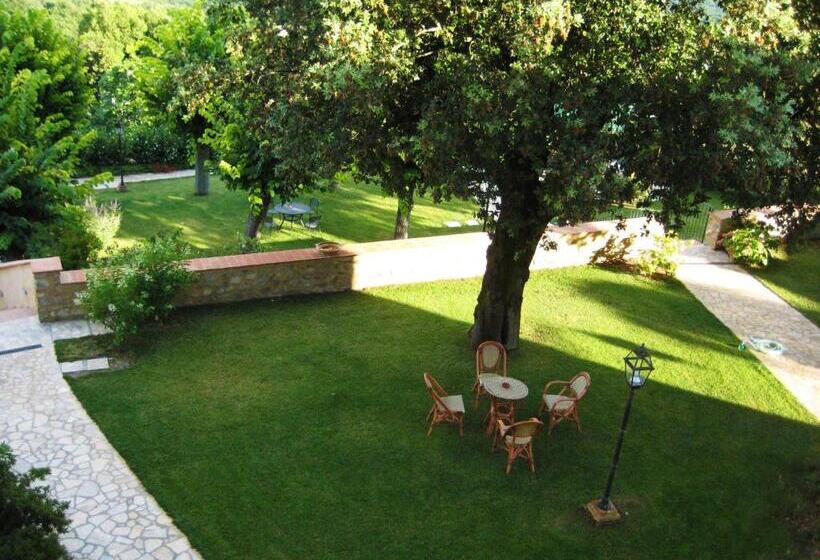 Отель Relais Villa Sensano