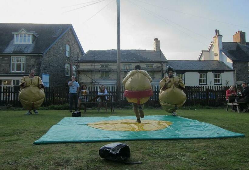 بنسيون The Penrhos Arms