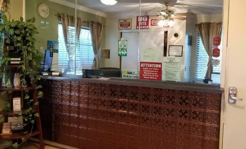 Sierra Crossing Motel