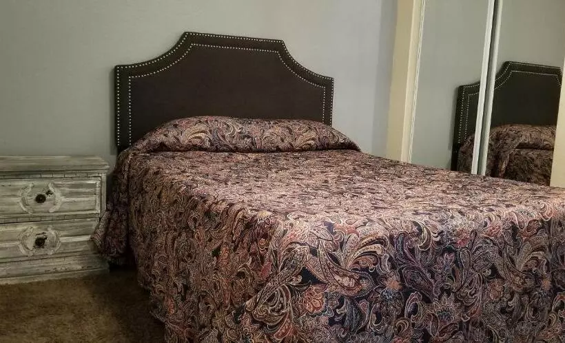 Sierra Crossing Motel