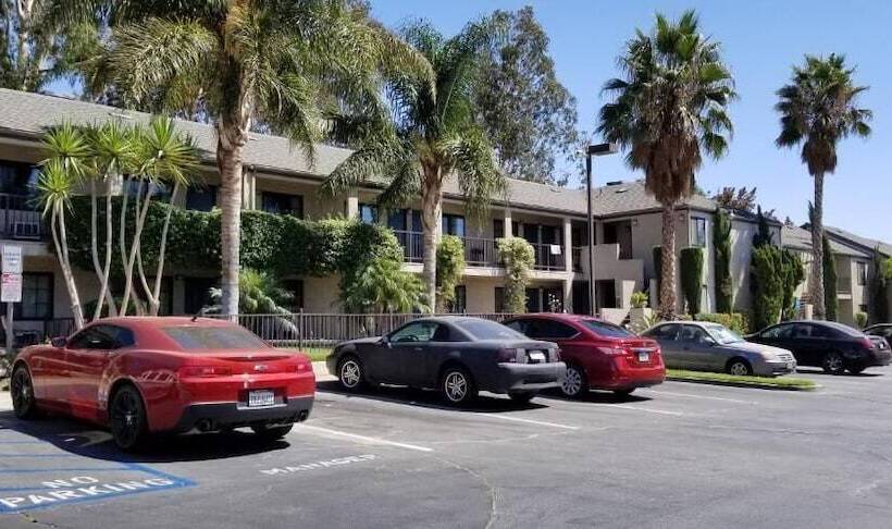 Sierra Crossing Motel