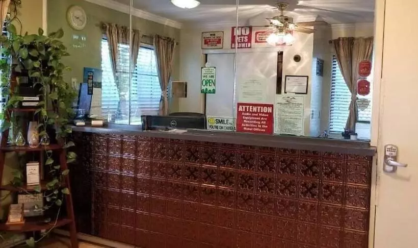 Sierra Crossing Motel