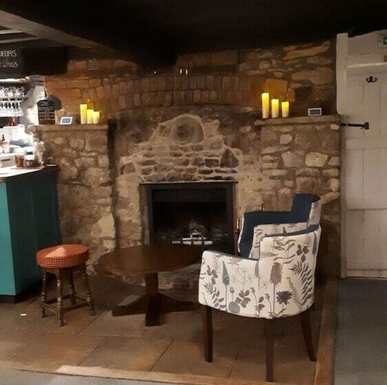 The Clifden Arms B&b