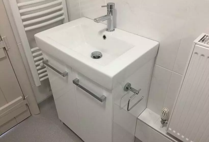 The Clifden Arms B&b