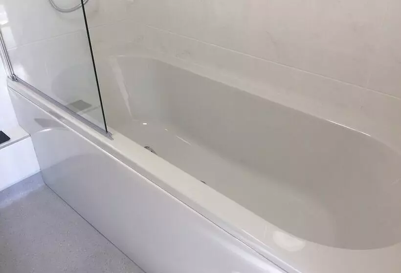 The Clifden Arms B&b