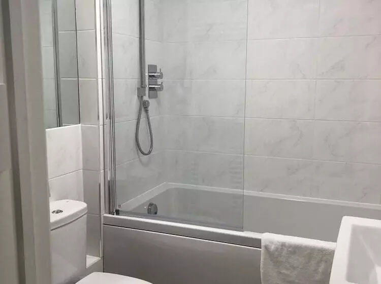 The Clifden Arms B&b