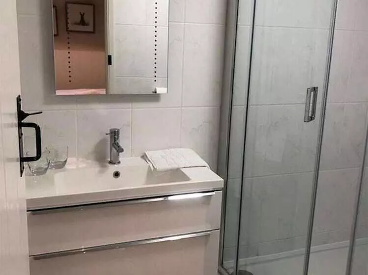 The Clifden Arms B&b