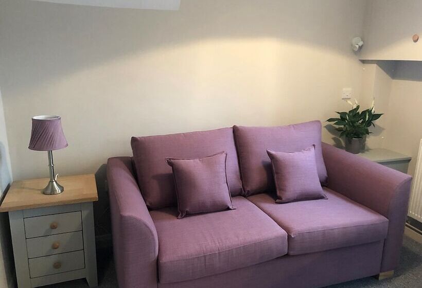 The Clifden Arms B&b