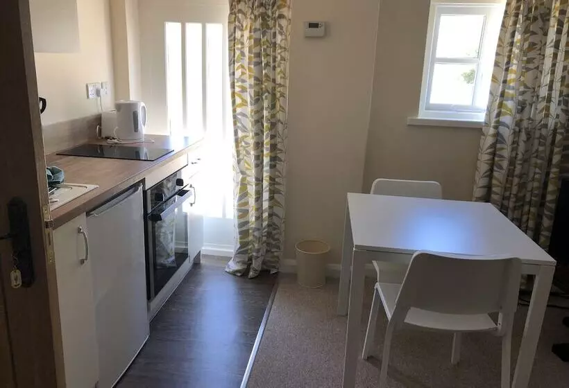 The Clifden Arms B&b