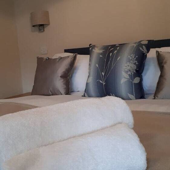 The Clifden Arms B&b