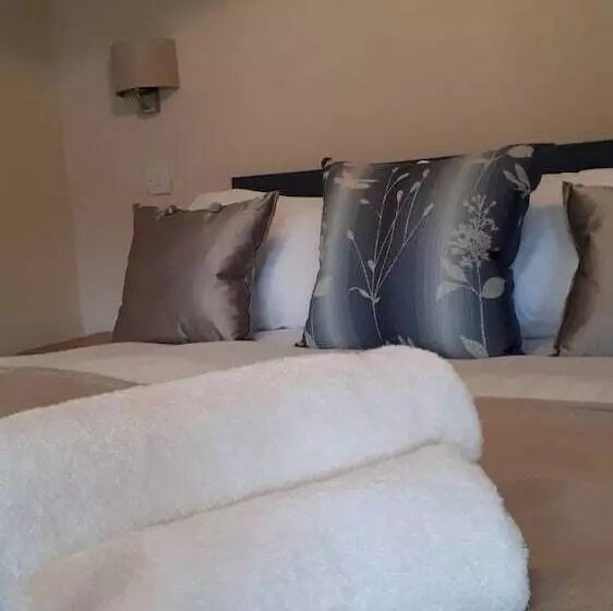 The Clifden Arms B&b