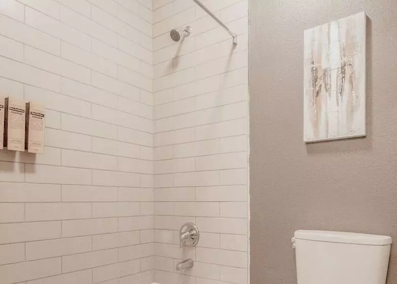 酒店 Best Western Plus Peppertree Airport Inn