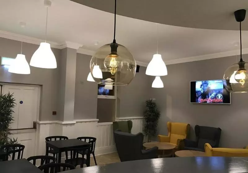 Hotel Glen Oaks Lodge