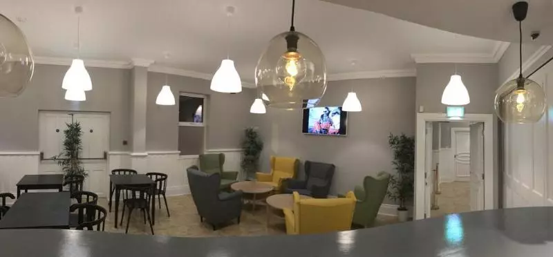 Hotel Glen Oaks Lodge