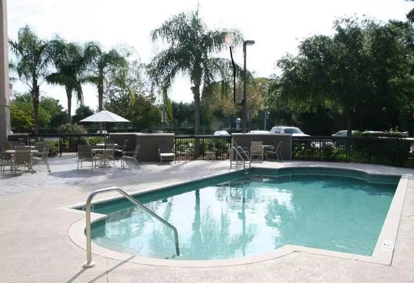 בית מלון כפרי Hampton Inn   Naples   I 75