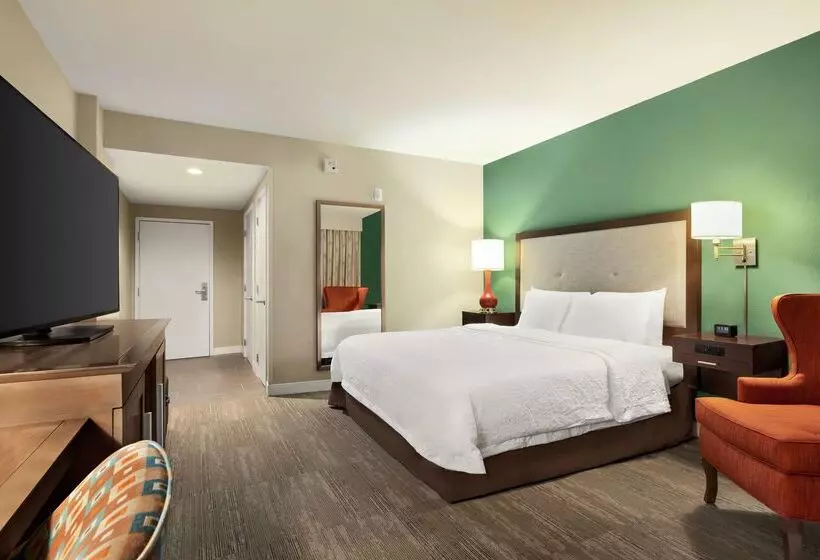 هتل Hampton Inn & Suites New Orleansconvention Center