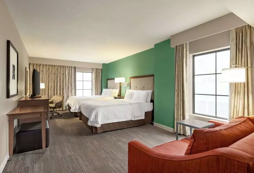 هتل Hampton Inn & Suites New Orleansconvention Center
