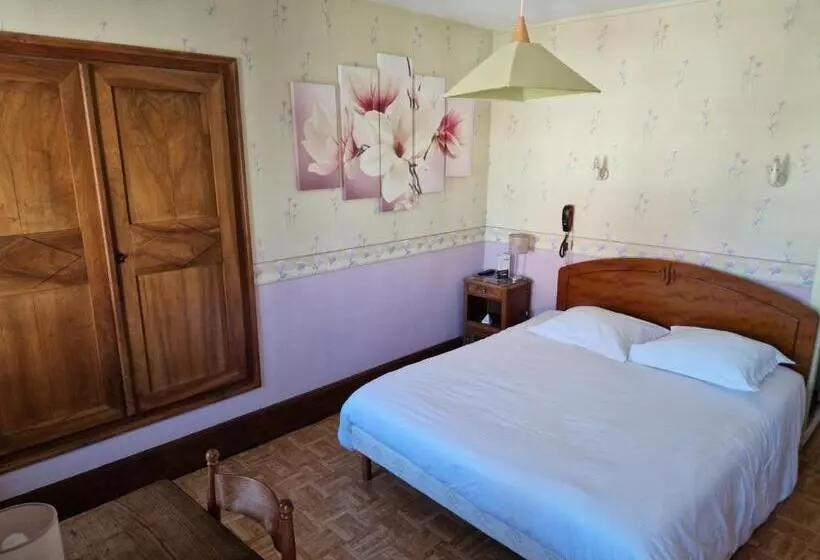 فندق Hôtel De La Ferté