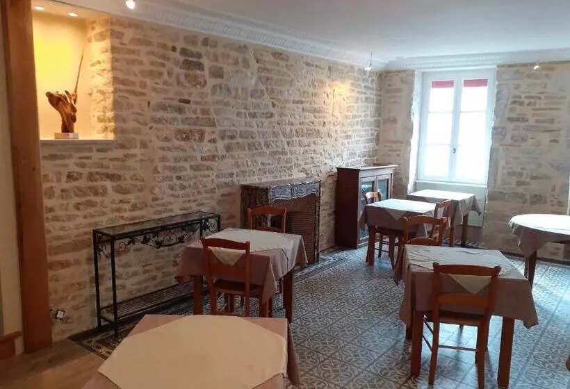 فندق Hôtel De La Ferté