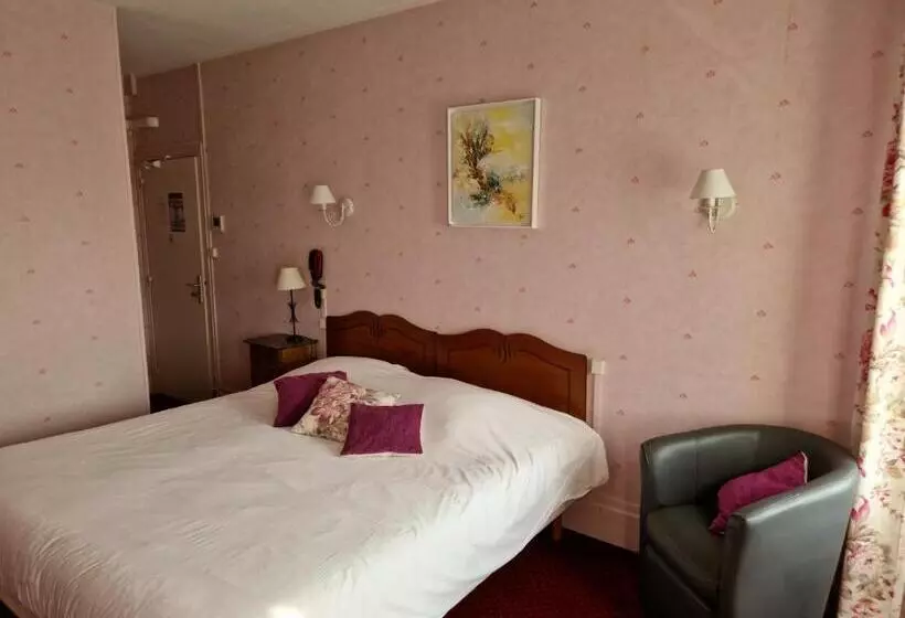 فندق Hôtel De La Ferté