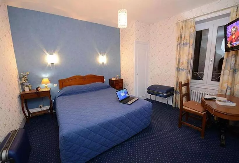 فندق Hôtel De La Ferté