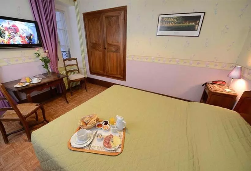 فندق Hôtel De La Ferté