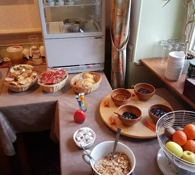 فندق Hôtel De La Ferté