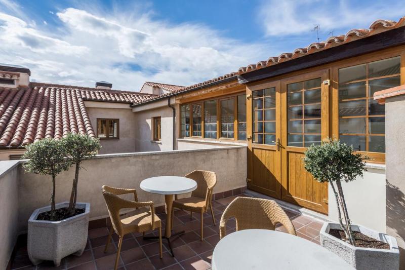 فندق Ikonik Plaza Mercado