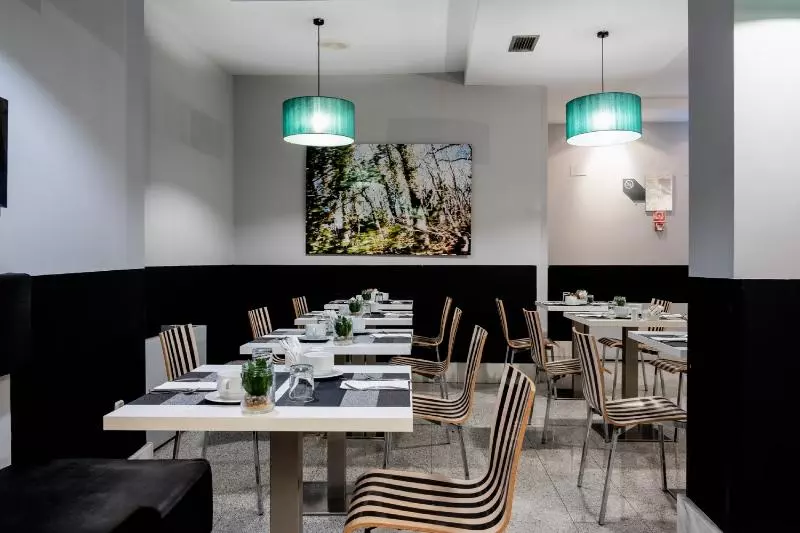 هتل Ikonik Plaza Mercado