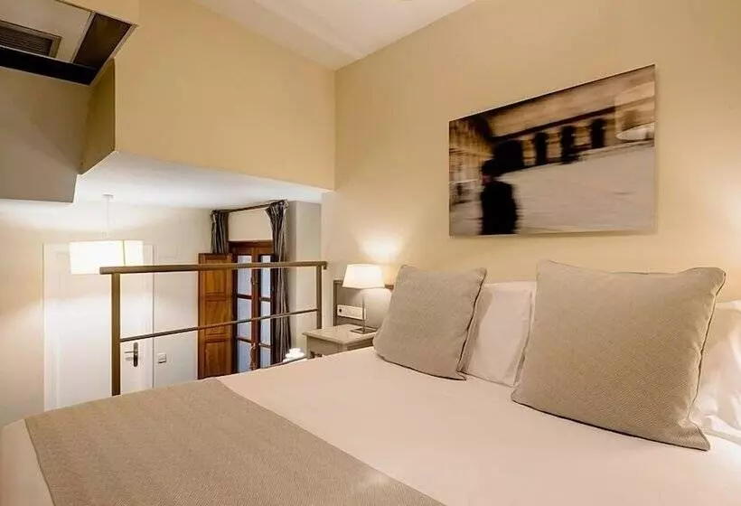 هتل Ikonik Plaza Mercado