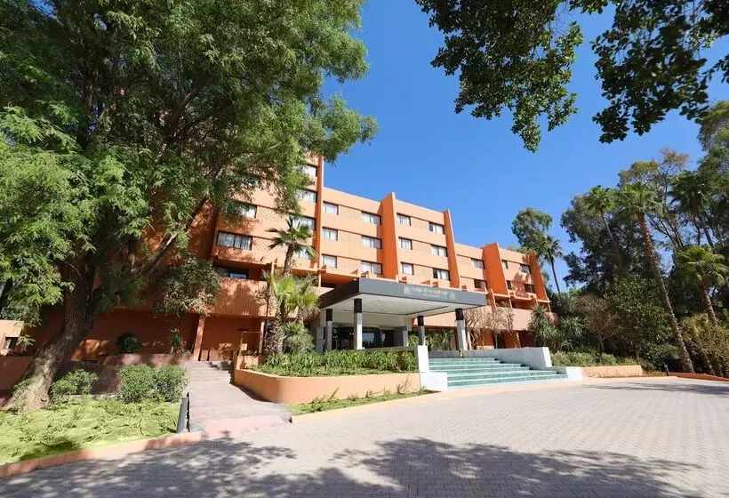 בית מלון כפרי Kenzi Rose Garden