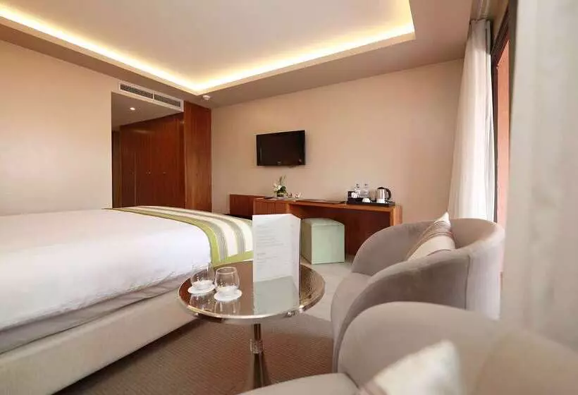 בית מלון כפרי Kenzi Rose Garden